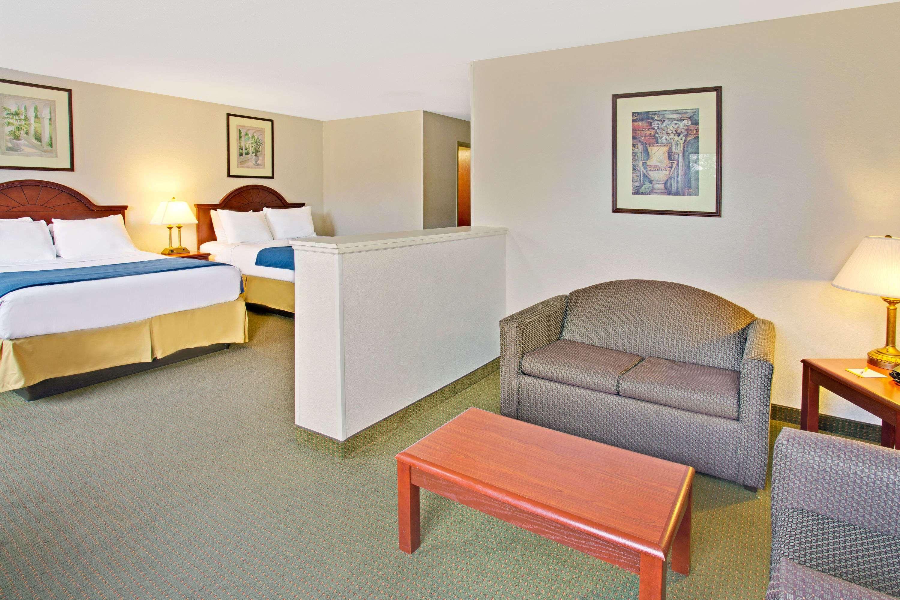 Days Inn & Suites By Wyndham Laurel Near Fort Meade Extérieur photo